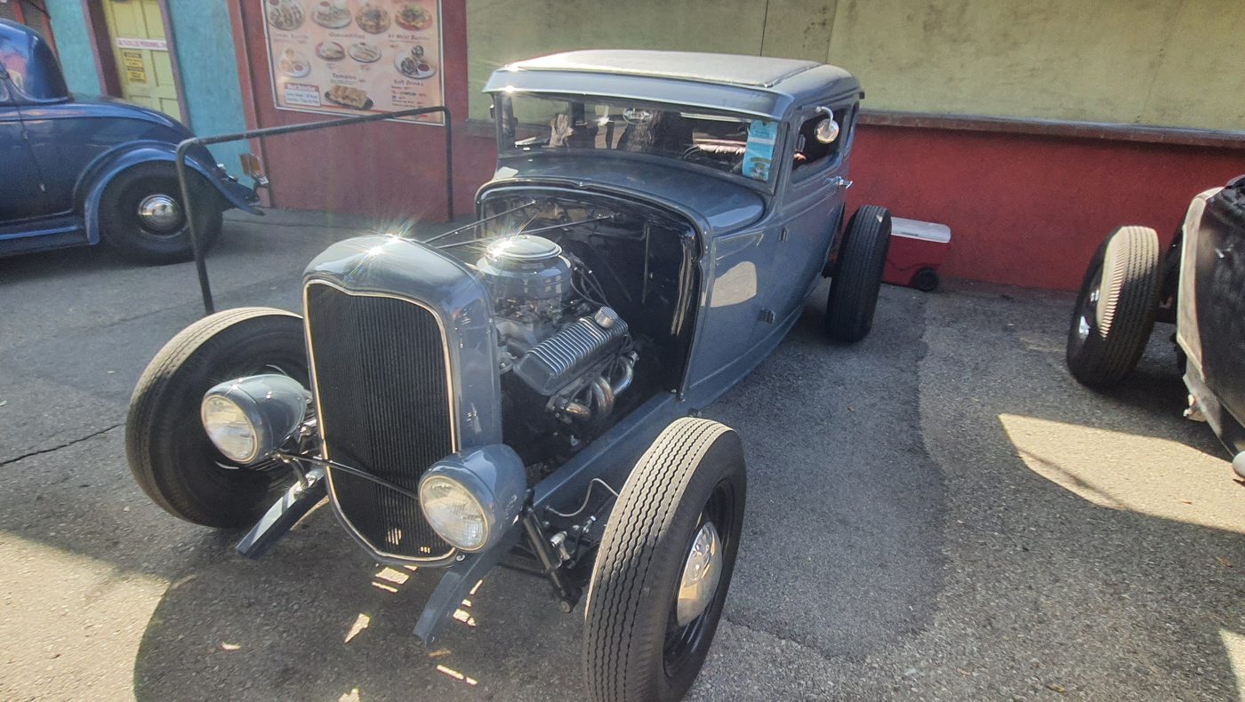 Ford 5-window coupe 1932 chopped hot rod
