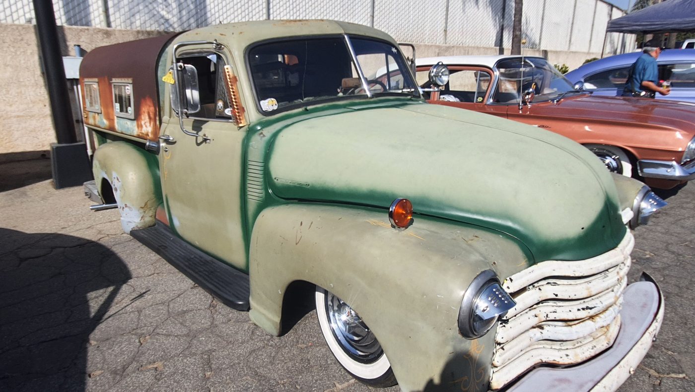 Chevrolet Advance Design pickup w zielonej patynie
