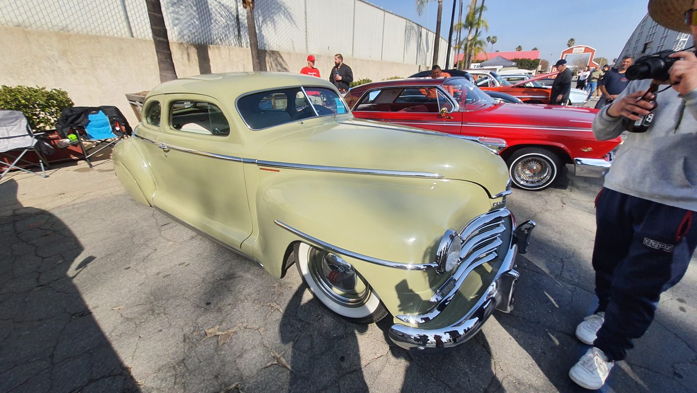Kremowy Plymouth coupe 1947 – zdjęcie 2