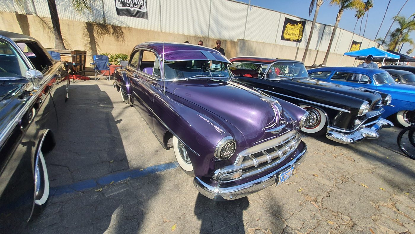 Purpurowy candy Chevrolet 1952 kustom