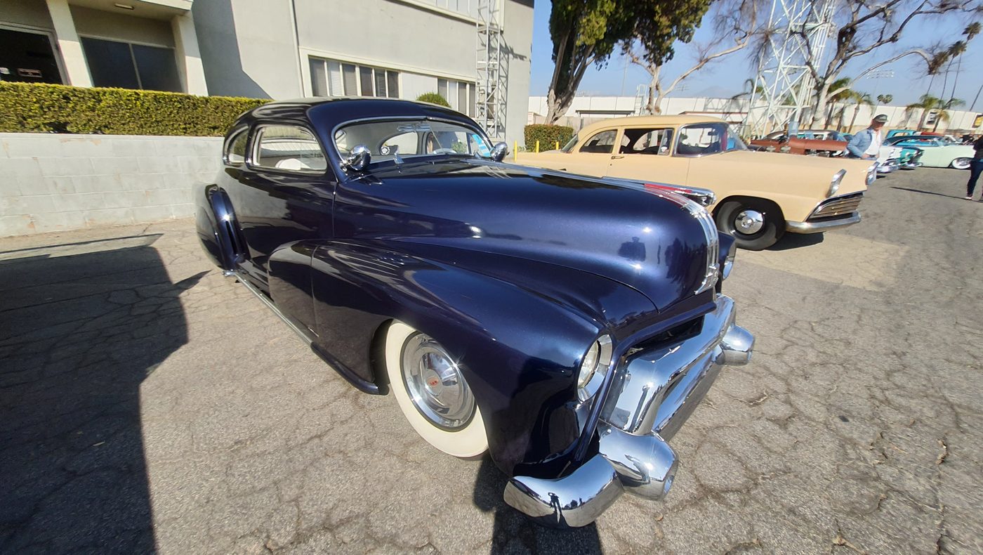 Granatowe Chevrolet coupe 1941