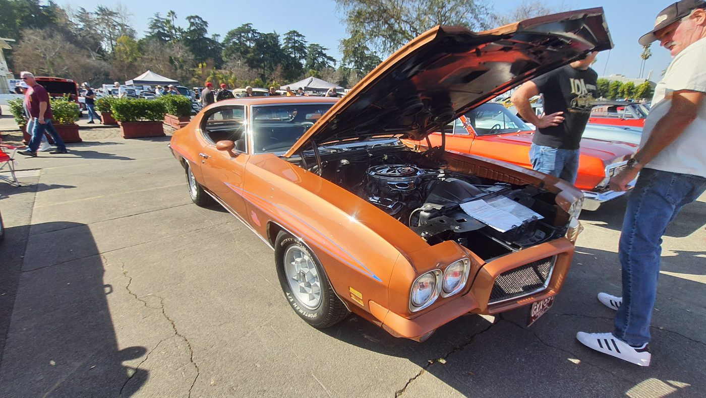 Miedziany Pontiac GTO 1971