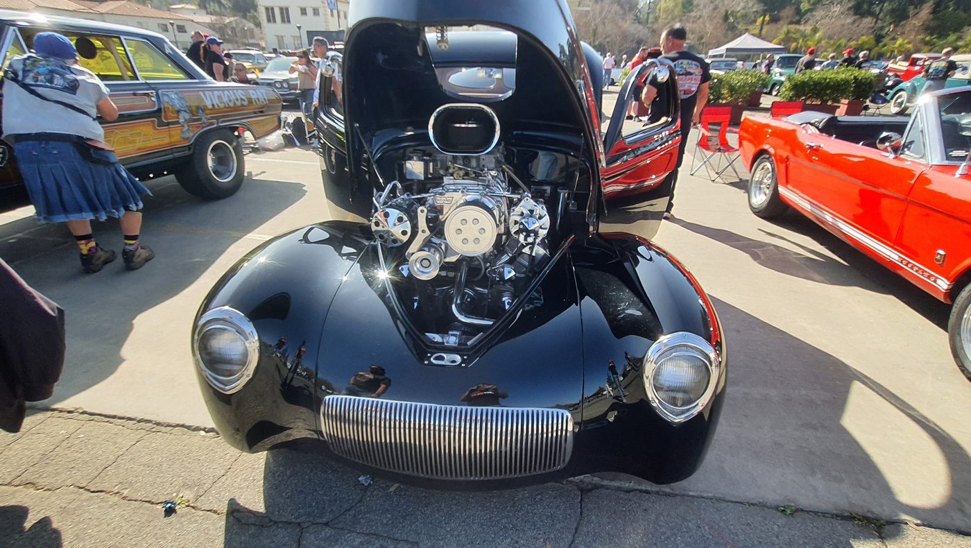 Czarny Willys coupe 1941 gasser z kompresorem – zdjęcie 2