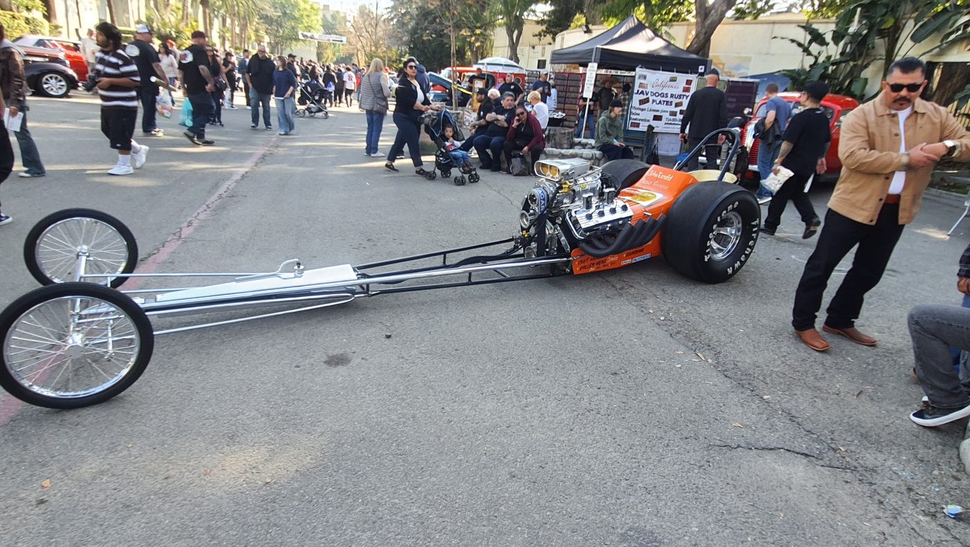 Pomarańczowy slingshot dragster