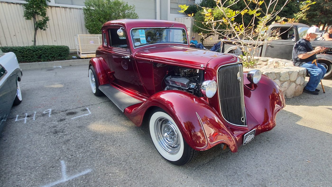 Bordowe coupe Dodge 1934 street rod