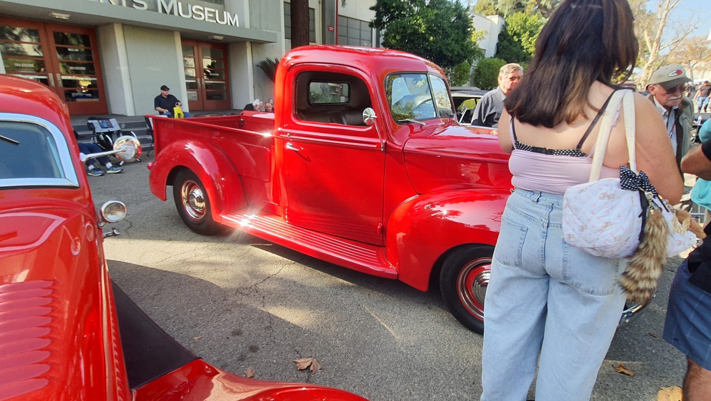 Czerwony Ford pickup 1940