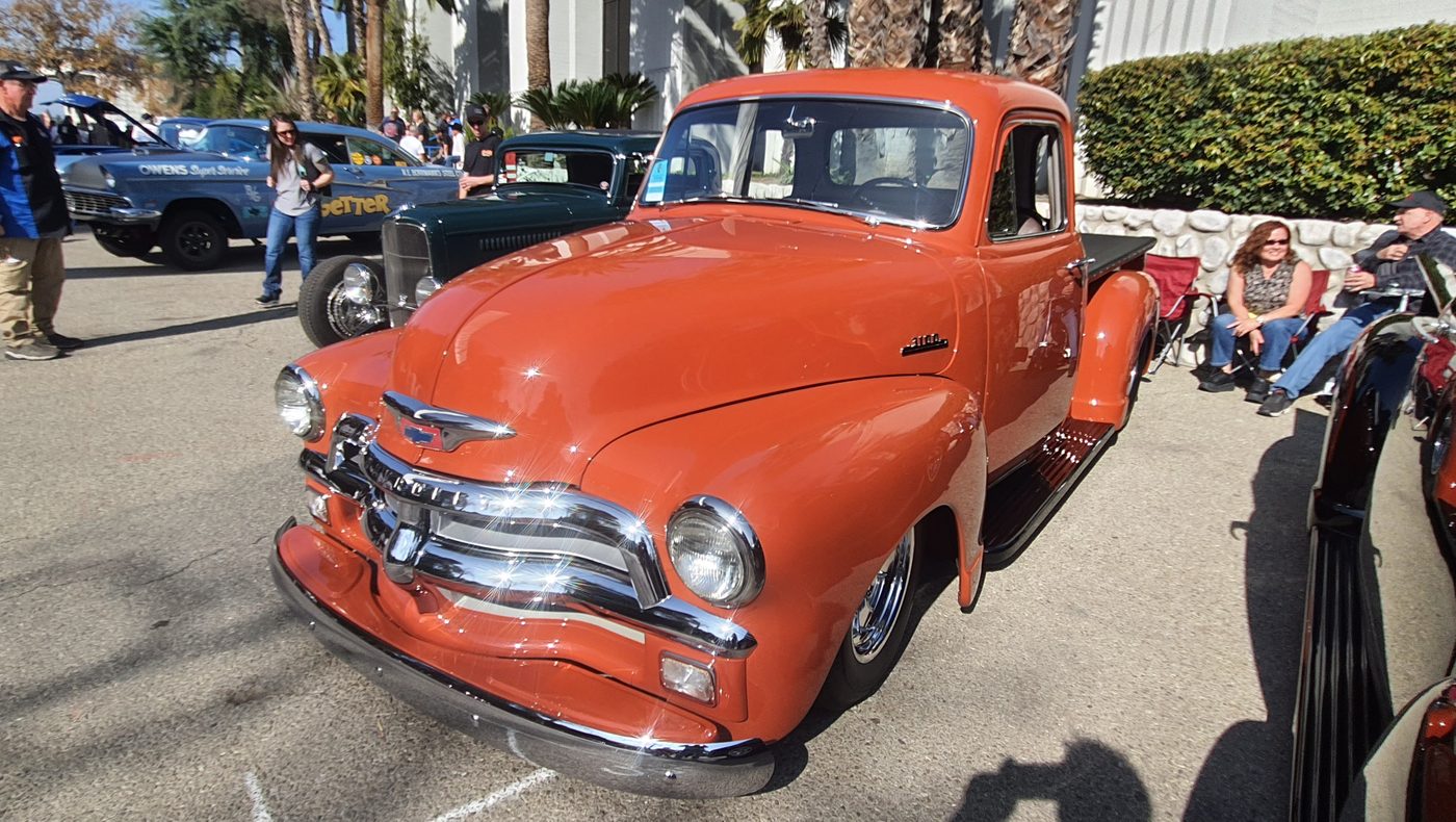 Rdzawopomarańczowy Chevrolet 3100 1954