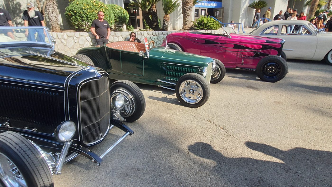 Ciemnozielony Ford roadster 1932 highboy