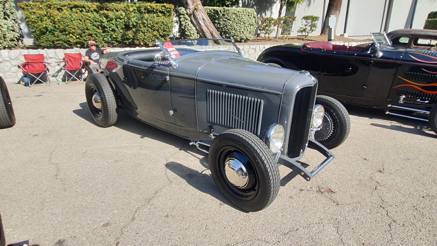 Ford roadster 1932 w szarym primerze