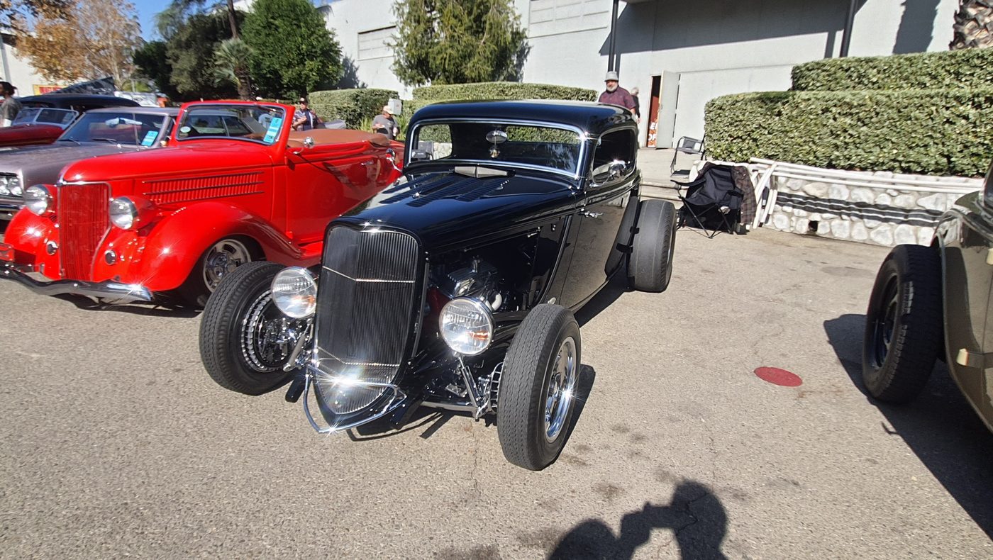 Czarny Ford 3-window coupe 1934 highboy