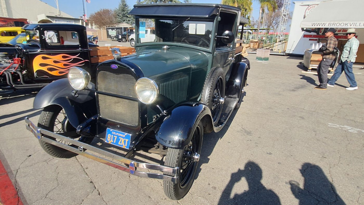 Ciemnozielony Ford Model A pickup 1930