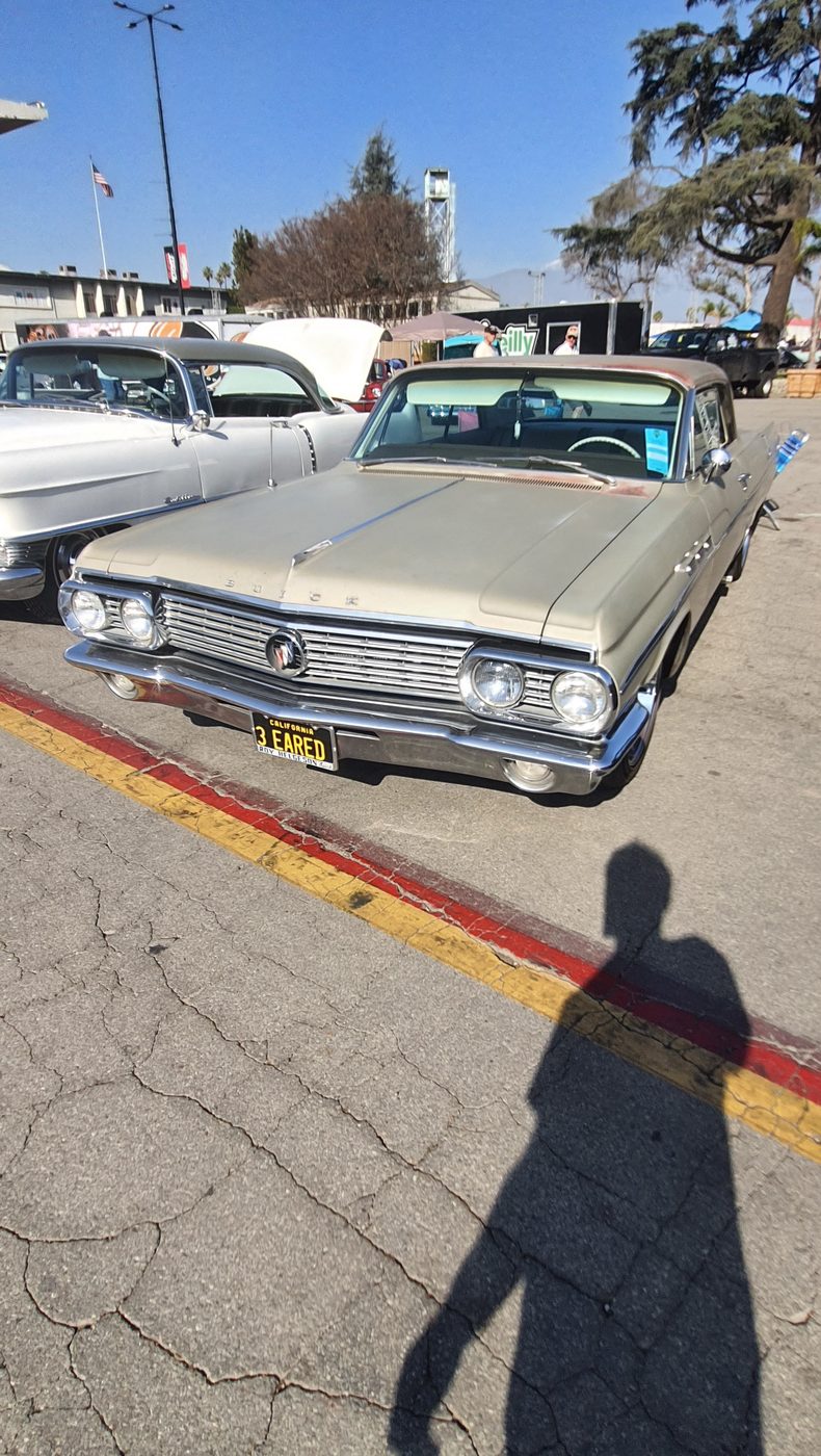 Szampański Buick Riviera 1964
