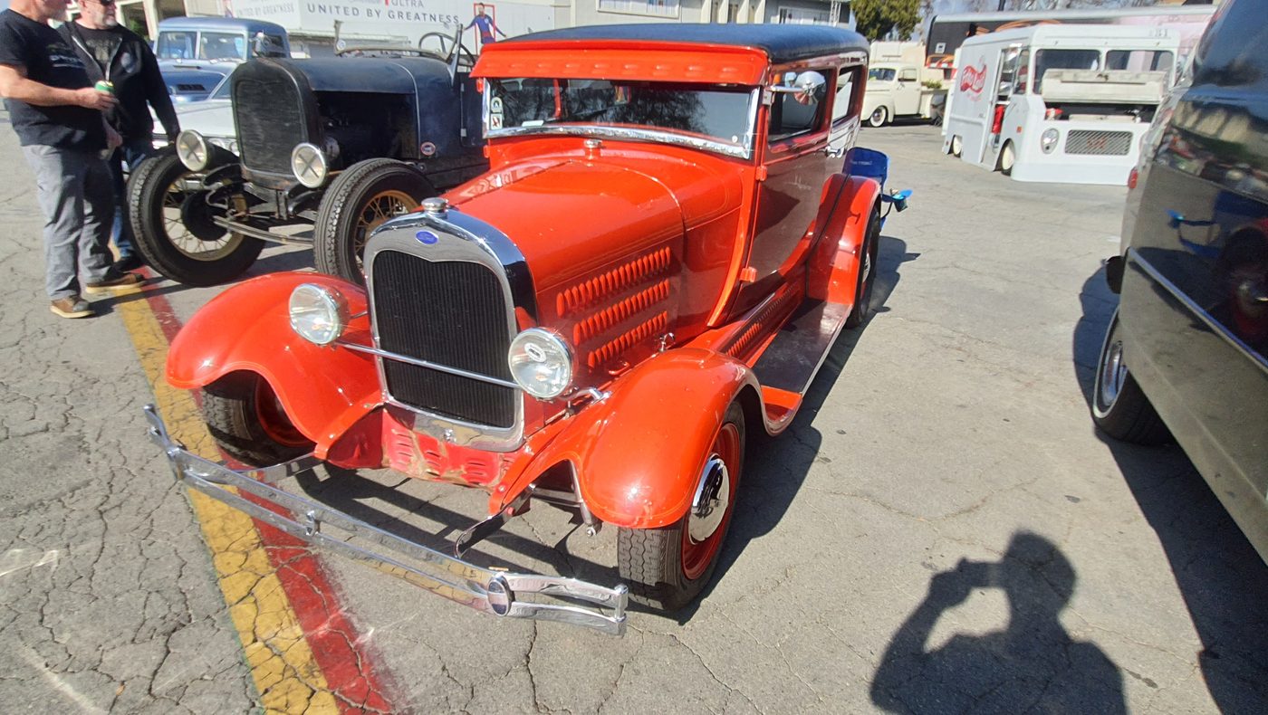 Pomarańczowy Ford Model A Tudor 1929