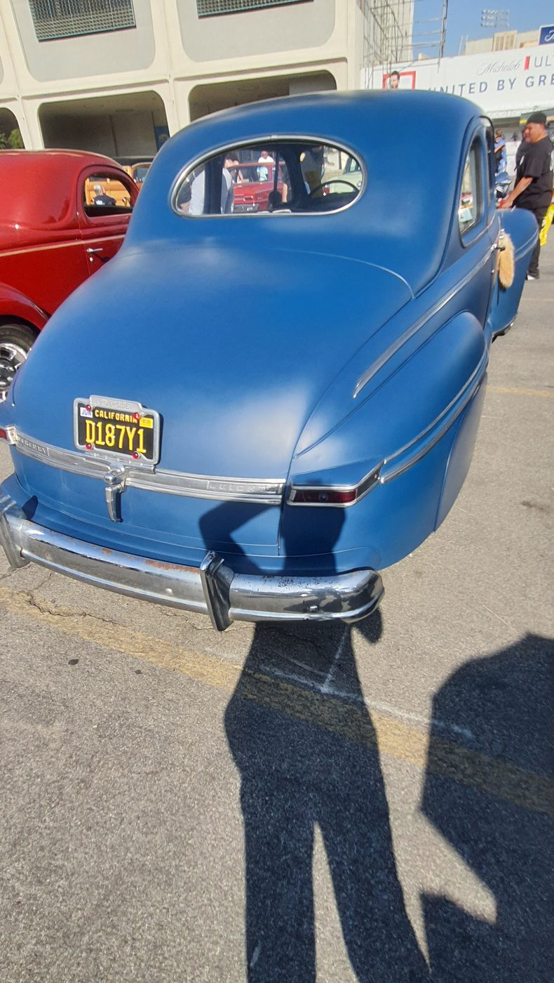 Niebieski Mercury Eight coupe 1947 – zdjęcie 2