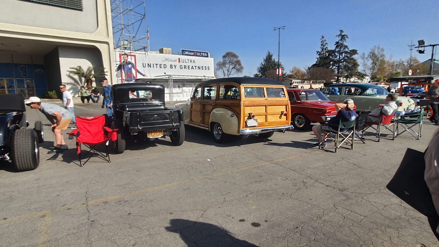 Ford Woodie z lat 40. na zlocie