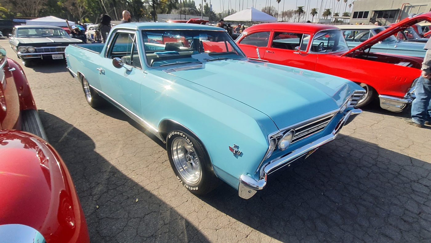 Błękitny Chevrolet El Camino 1967