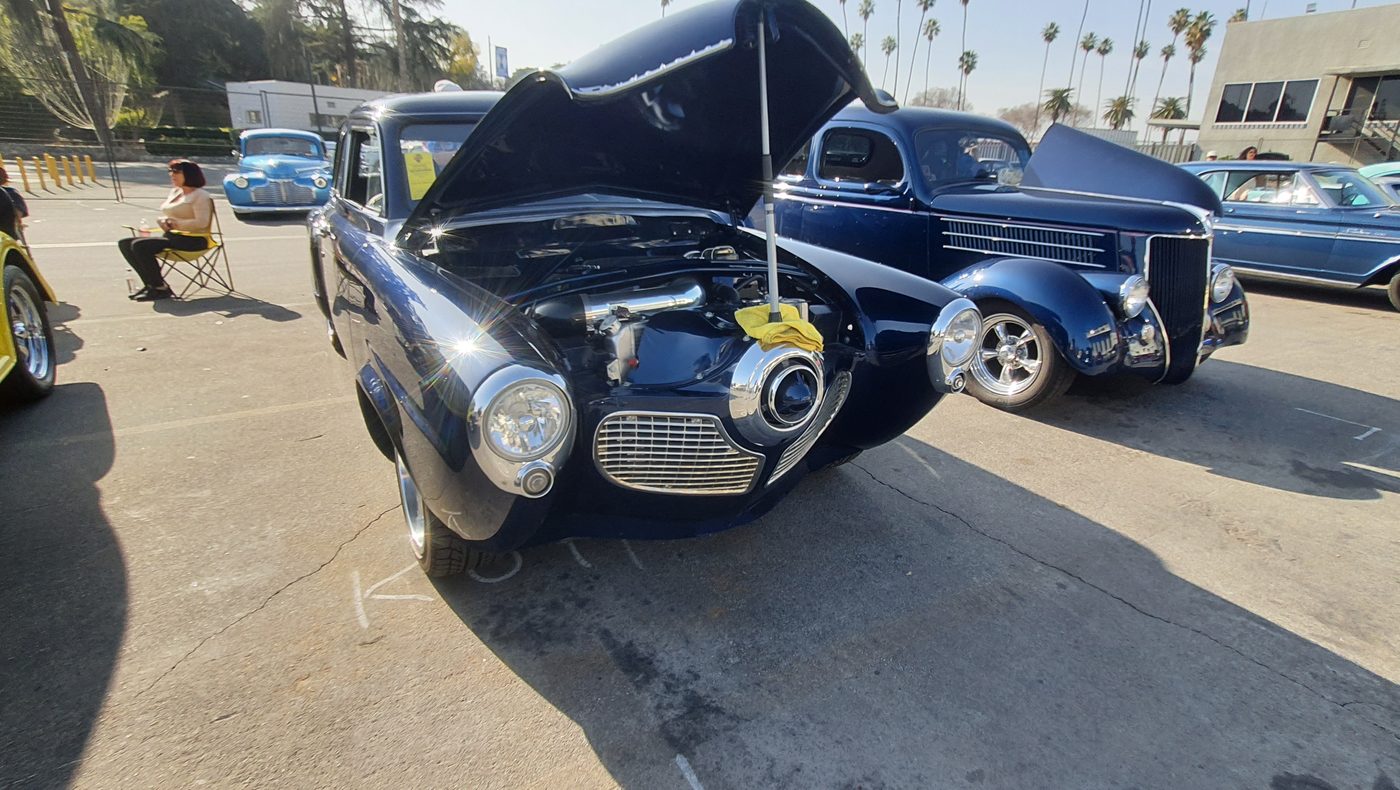 Granatowy Ford 5-window coupe 1936 z silnikiem LS – zdjęcie 2