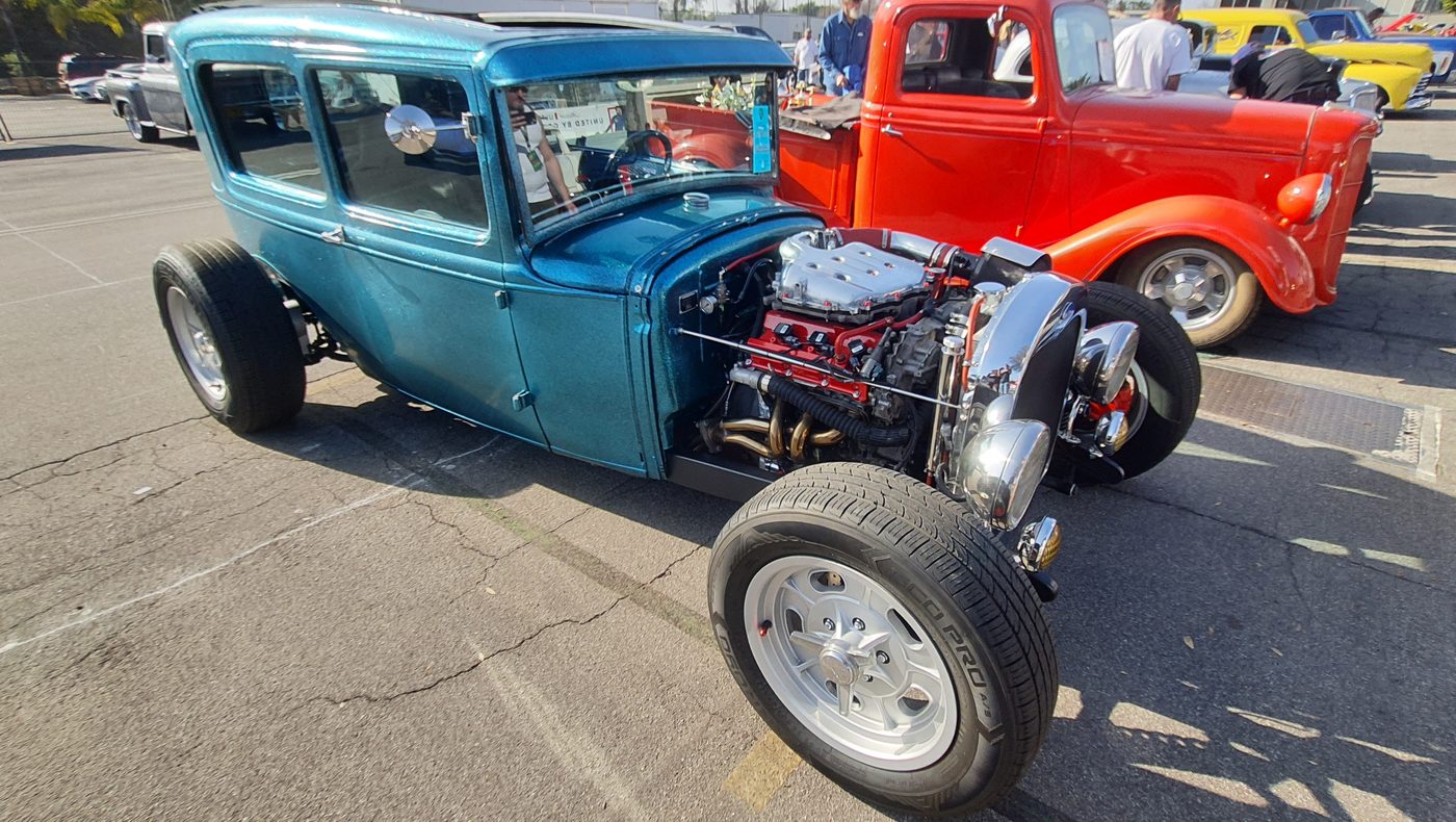 Turkusowy Ford Model A Tudor sedan 1931 hot rod