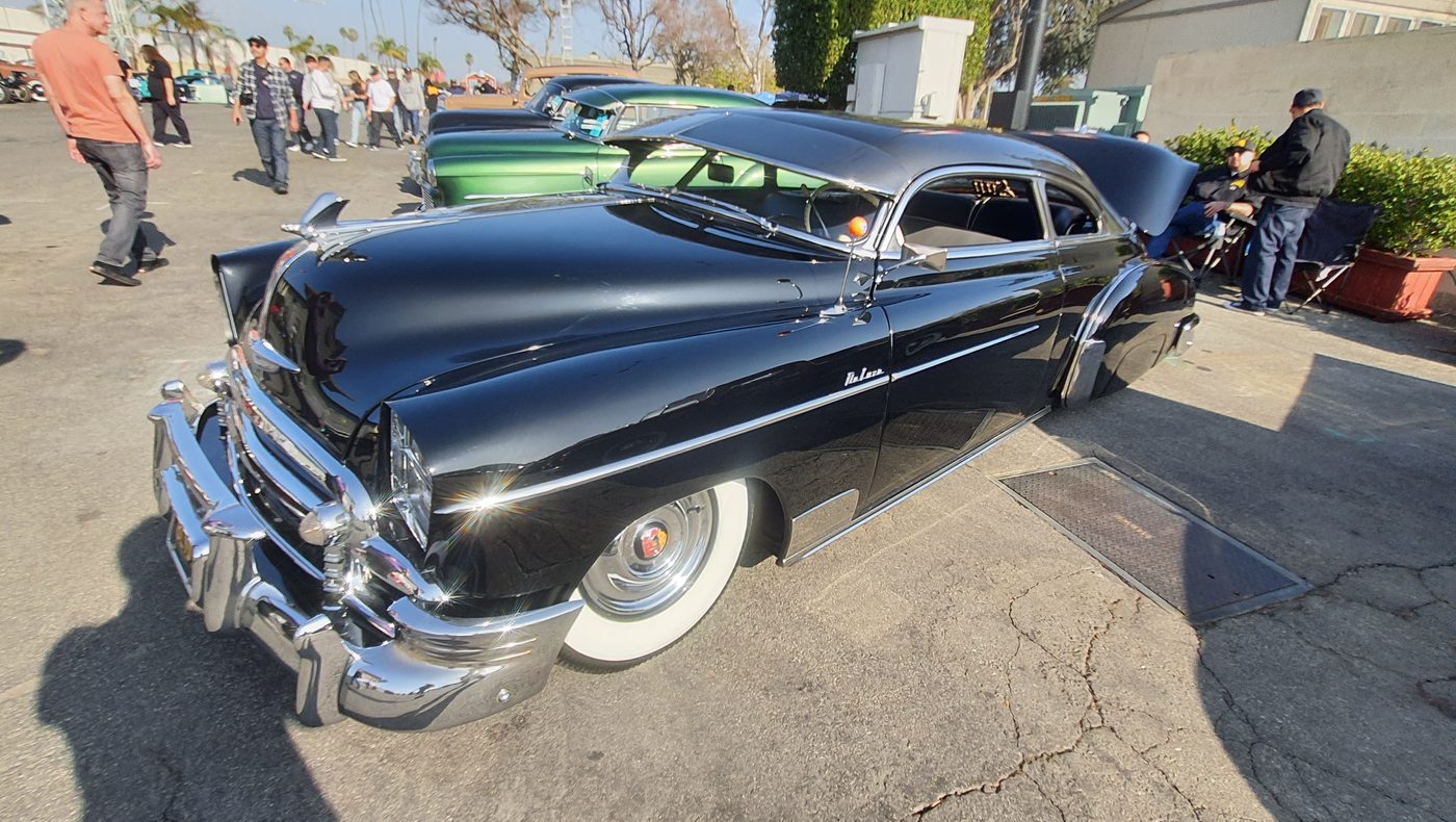 Czarny Cadillac Series 61 1950 kustom