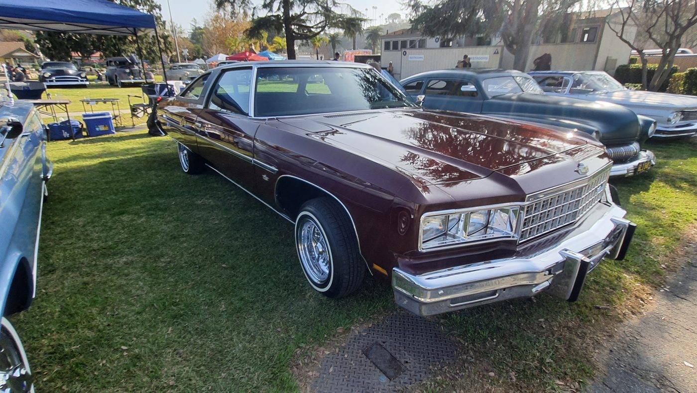 Bordowy Chevrolet Caprice Classic 1976