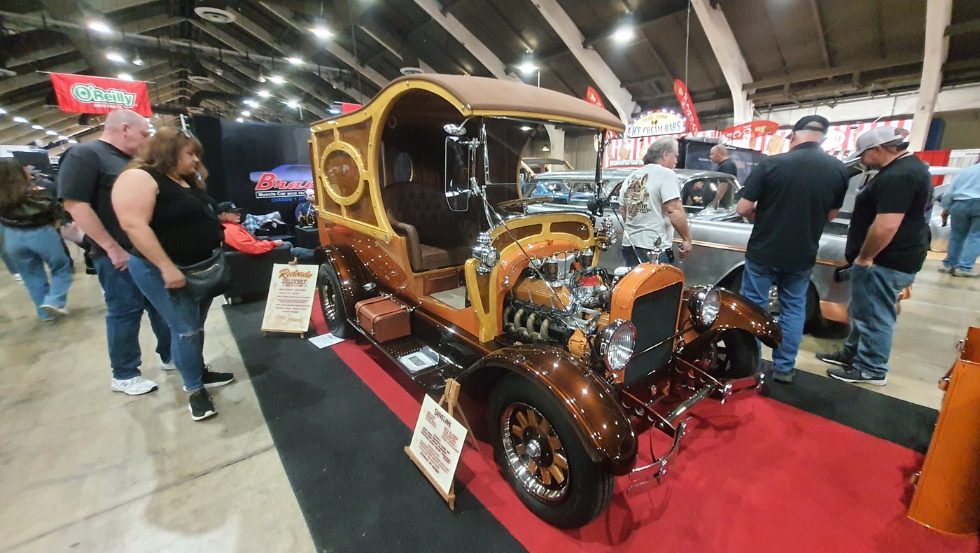 Drewniany show rod C-cab z kompresorem