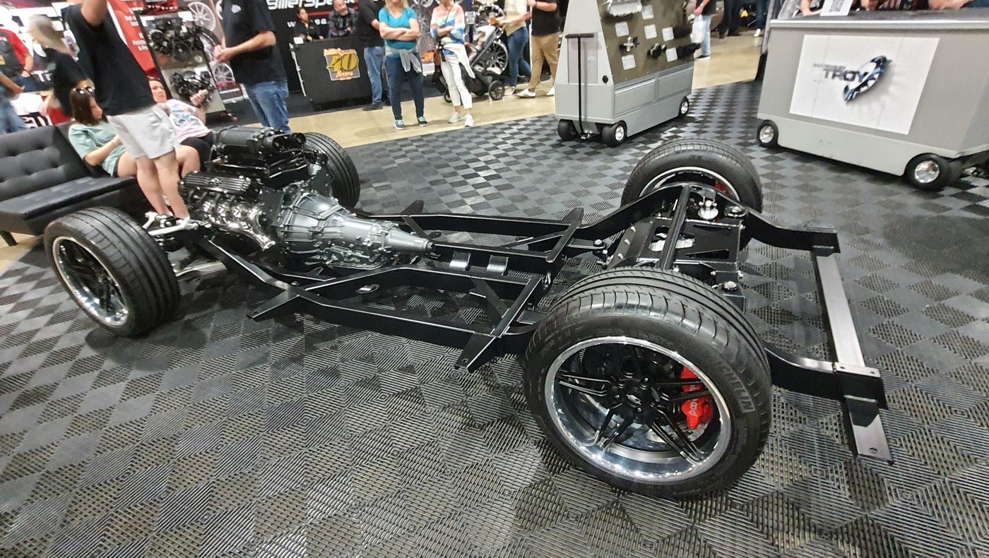 Nowoczesna rama pod muscle cara rolling chassis