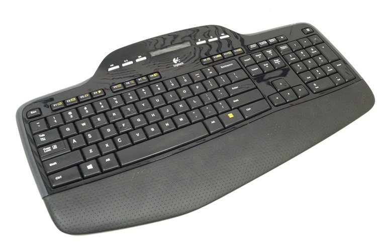 Klawiatury bezprzewodowe i ergonomiczne – Logitech i Microsoft – zdjęcie