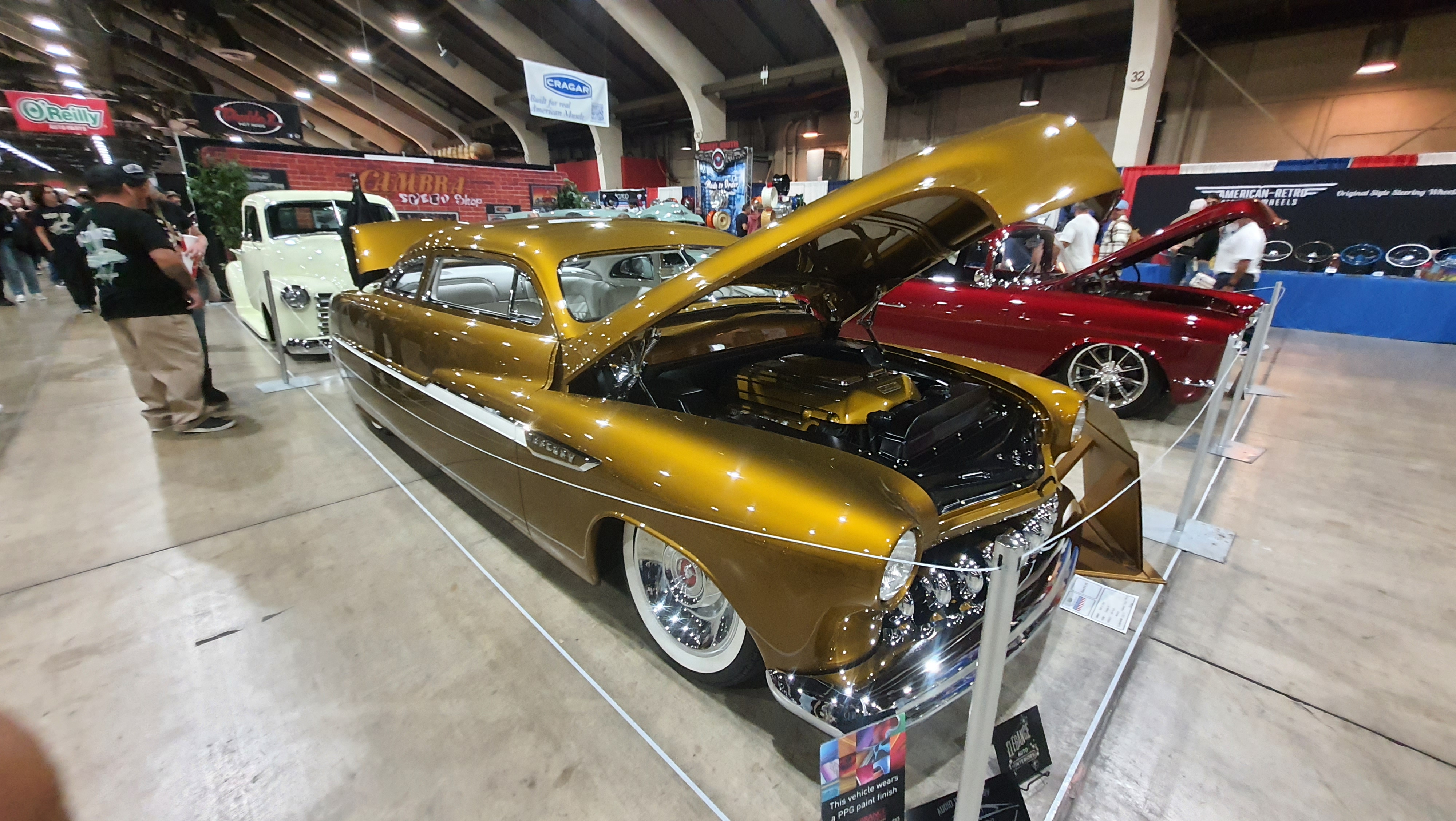 Złoto-Bronzowy Buick Custom – Klasyka