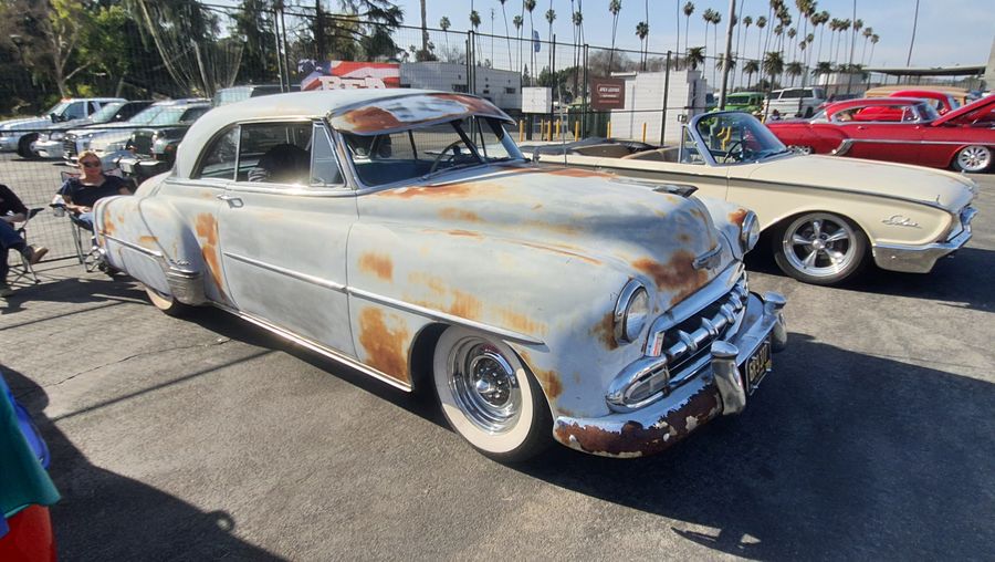 Chevrolet Bel Air z 1952 roku w naturalnej patynie